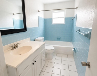 349 W Exeter Street W - Photo Thumbnail 7