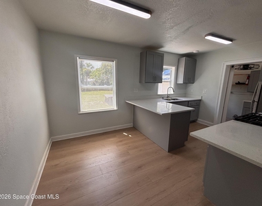 2100 Hallwood Place - Photo Thumbnail 2
