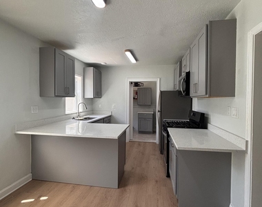 2100 Hallwood Place - Photo Thumbnail 3