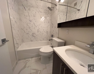 West 53 Street - Photo Thumbnail 1