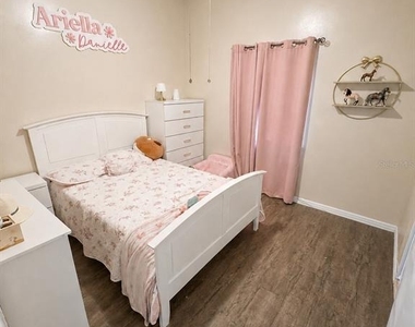440 Berwick Circle - Photo Thumbnail 7