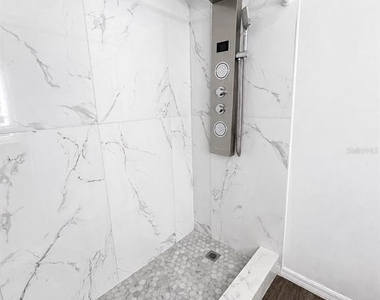 440 Berwick Circle - Photo Thumbnail 4