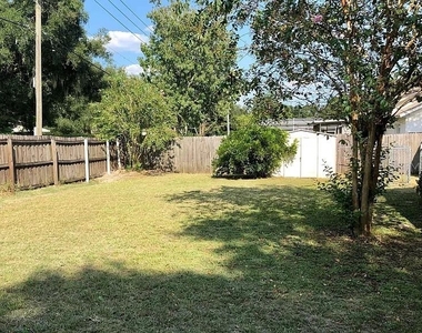 440 Berwick Circle - Photo Thumbnail 14