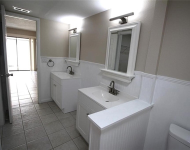 390 S Woodlands Drive - Photo Thumbnail 29