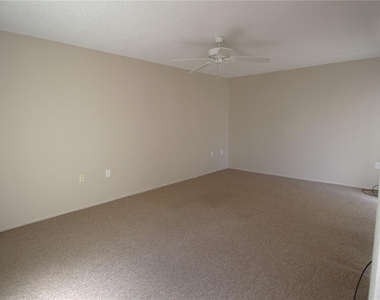 390 S Woodlands Drive - Photo Thumbnail 25