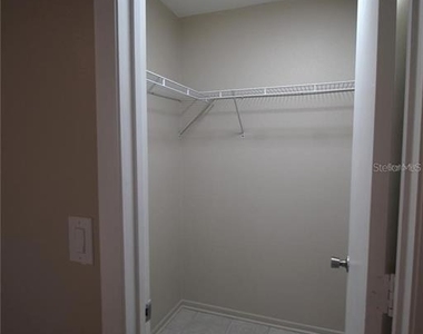 390 S Woodlands Drive - Photo Thumbnail 36