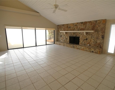 390 S Woodlands Drive - Photo Thumbnail 9