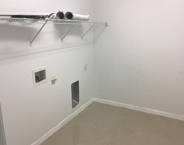 2211 Landside Drive - Photo Thumbnail 11