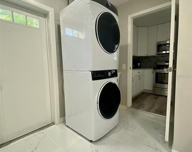 8024 Candlewoode Drive - Photo Thumbnail 34