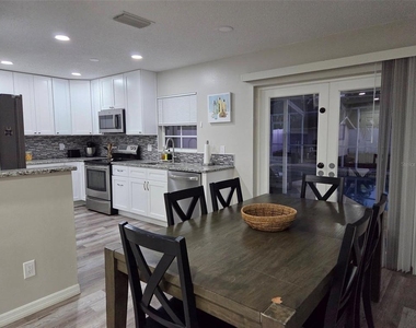 8024 Candlewoode Drive - Photo Thumbnail 5