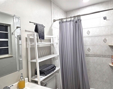 8024 Candlewoode Drive - Photo Thumbnail 13
