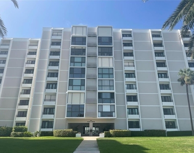 851 Bayway Boulevard - Photo Thumbnail 1