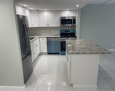 851 Bayway Boulevard - Photo Thumbnail 5