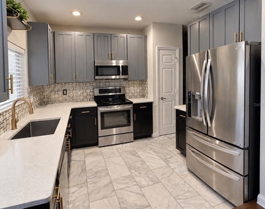30039 Mossbank Drive - Photo Thumbnail 4