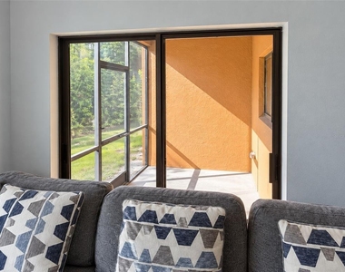 30039 Mossbank Drive - Photo Thumbnail 7