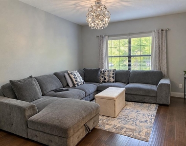 30039 Mossbank Drive - Photo Thumbnail 5