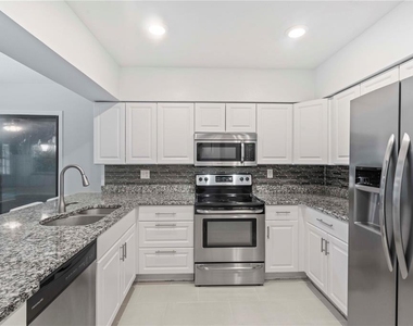 353 Shirley Avenue - Photo Thumbnail 9