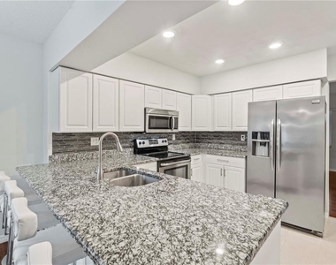 353 Shirley Avenue - Photo Thumbnail 12
