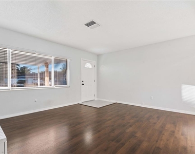 353 Shirley Avenue - Photo Thumbnail 5