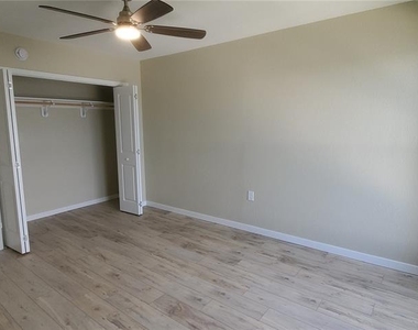 1859 Shore Drive S - Photo Thumbnail 9