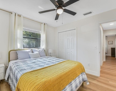1003 Engman Street - Photo Thumbnail 6