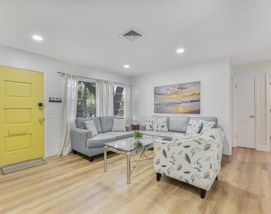 1003 Engman Street - Photo Thumbnail 3
