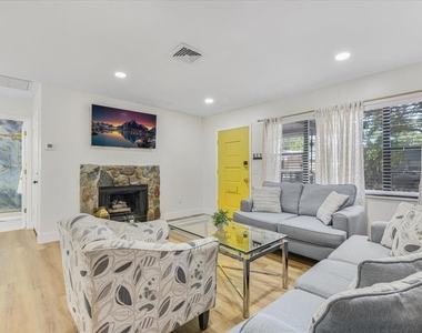 1003 Engman Street - Photo Thumbnail 5