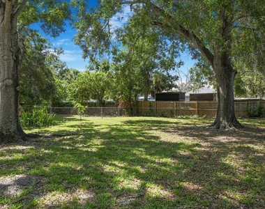 1003 Engman Street - Photo Thumbnail 30