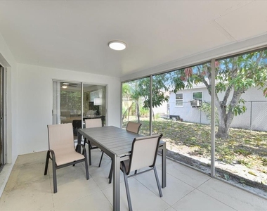 1114 La Salle Street - Photo Thumbnail 31