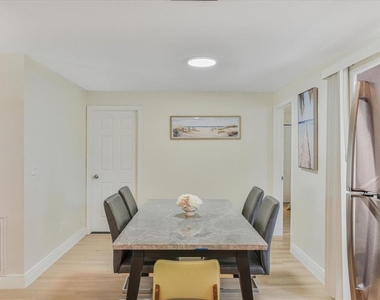 1114 La Salle Street - Photo Thumbnail 27