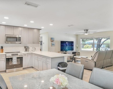 1114 La Salle Street - Photo Thumbnail 28