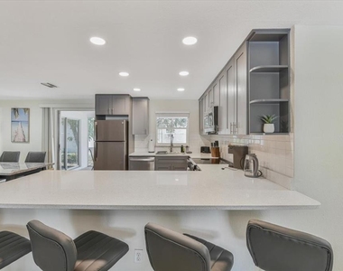 1114 La Salle Street - Photo Thumbnail 20