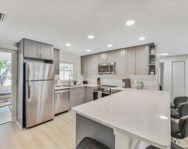 1114 La Salle Street - Photo Thumbnail 21