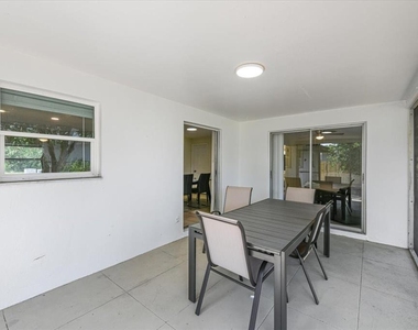 1114 La Salle Street - Photo Thumbnail 30