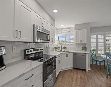 5900 Bahia Del Mar Circle - Photo Thumbnail 5