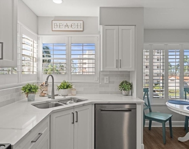 5900 Bahia Del Mar Circle - Photo Thumbnail 6