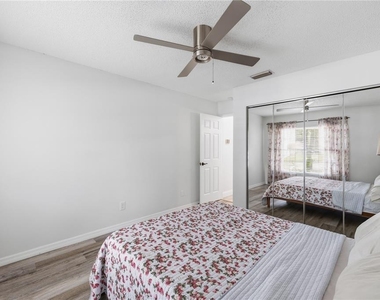 1570 Club Drive - Photo Thumbnail 20