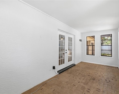 1570 Club Drive - Photo Thumbnail 23