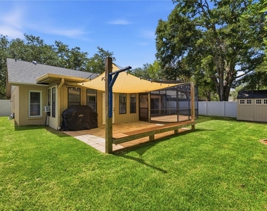 1570 Club Drive - Photo Thumbnail 25