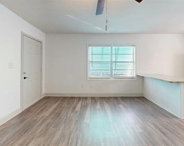 1411 S Lorenzo Avenue - Photo Thumbnail 3