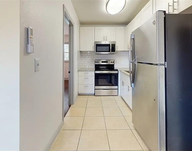 1405 S Lorenzo Avenue - Photo Thumbnail 1