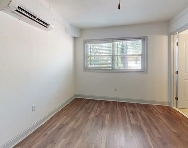 1405 S Lorenzo Avenue - Photo Thumbnail 7