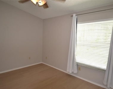 3379 Fox Hunt Drive - Photo Thumbnail 6