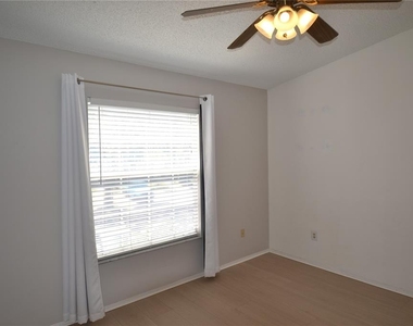 3379 Fox Hunt Drive - Photo Thumbnail 12