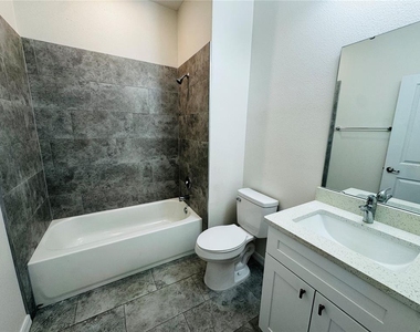1810 Dunbar Street - Photo Thumbnail 5