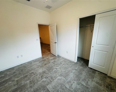 1810 Dunbar Street - Photo Thumbnail 4