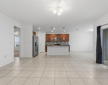 836 Cambridge Drive - Photo Thumbnail 14