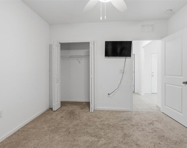 836 Cambridge Drive - Photo Thumbnail 20