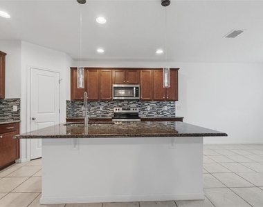 836 Cambridge Drive - Photo Thumbnail 8