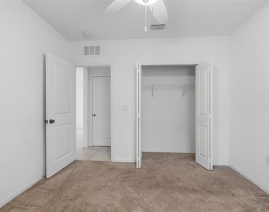 836 Cambridge Drive - Photo Thumbnail 26